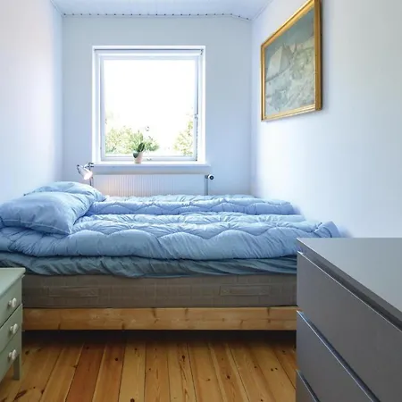Three-bedroom Holiday In Наксков